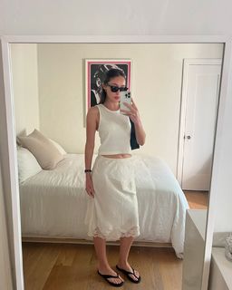 Alycia Debnam-Carey feet photo thumbnail