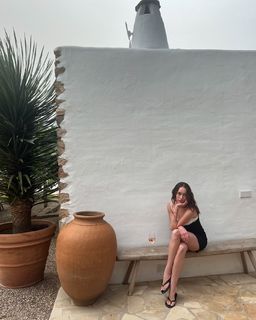 Alycia Debnam-Carey feet photo thumbnail
