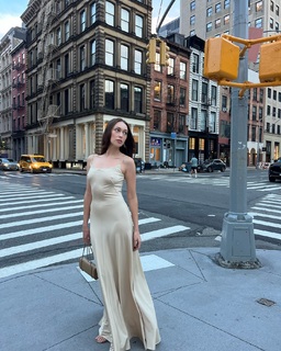 Alycia Debnam-Carey feet photo thumbnail