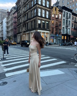 Alycia Debnam-Carey feet photo thumbnail