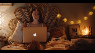 Alycia Debnam-Carey feet photo thumbnail
