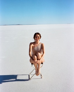 Alycia Debnam-Carey feet photo thumbnail