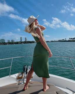 Alysha Newman feet photo 4