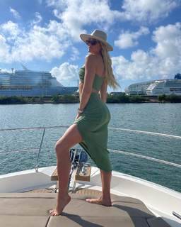 Alysha Newman feet photo 3