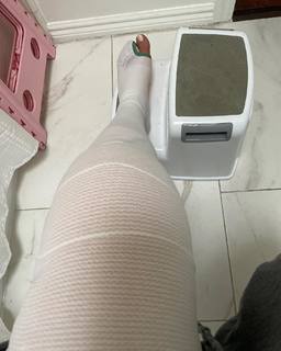 Alyshia Ochse feet photo 5