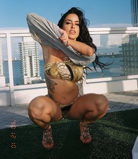 Alysia Magen feet photo 1