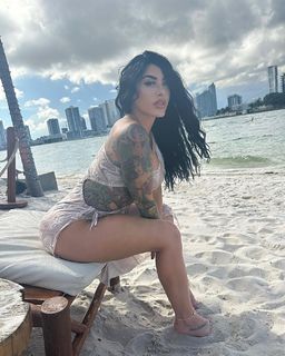Alysia Magen feet photo 1
