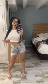 Alysia Magen feet photo 17
