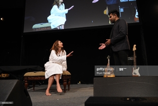 Alysia Reiner feet photo 4