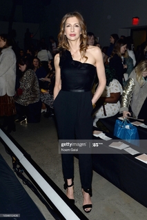 Alysia Reiner feet photo 10