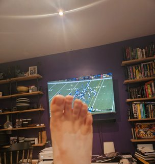 Alyson Court feet photo 2