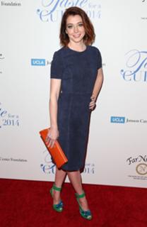 Alyson Hannigan feet photo thumbnail