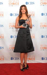 Alyson Hannigan feet photo thumbnail