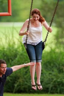 Alyson Hannigan feet photo thumbnail