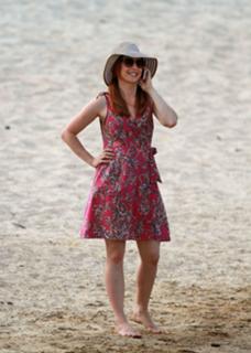 Alyson Hannigan feet photo thumbnail