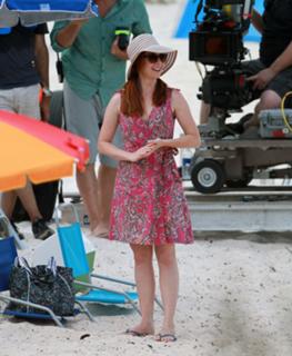 Alyson Hannigan feet photo thumbnail