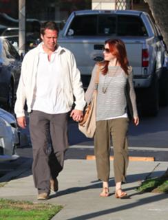 Alyson Hannigan feet photo thumbnail