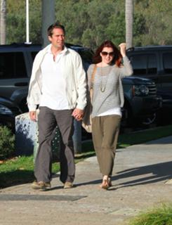 Alyson Hannigan feet photo thumbnail