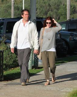 Alyson Hannigan feet photo thumbnail