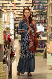 Alyson Hannigan feet photo thumbnail