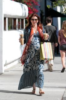 Alyson Hannigan feet photo thumbnail
