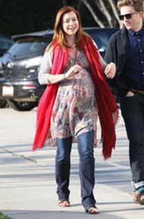 Alyson Hannigan feet photo thumbnail