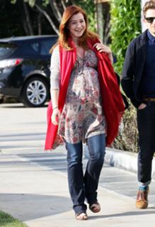 Alyson Hannigan feet photo thumbnail
