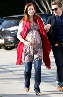 Alyson Hannigan feet photo thumbnail