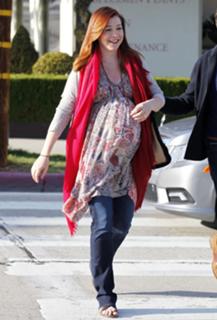 Alyson Hannigan feet photo thumbnail