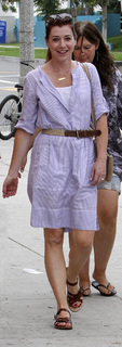 Alyson Hannigan feet photo thumbnail