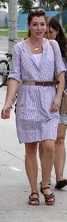 Alyson Hannigan feet photo thumbnail