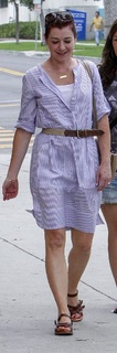 Alyson Hannigan feet photo thumbnail