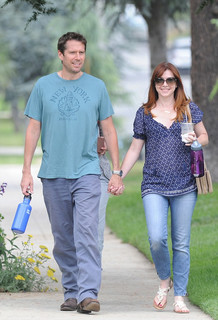 Alyson Hannigan feet photo thumbnail