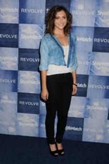 Alyson Stoner feet photo thumbnail