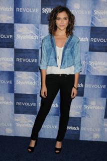 Alyson Stoner feet photo thumbnail