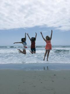 Alyson Stoner feet photo thumbnail