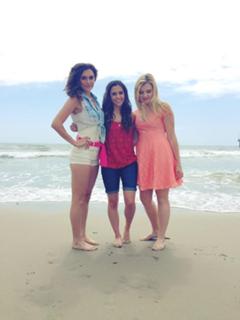 Alyson Stoner feet photo thumbnail