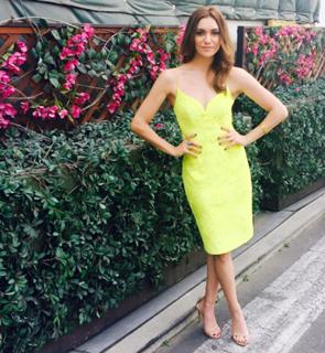 Alyson Stoner feet photo thumbnail