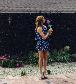 Alyson Stoner feet photo thumbnail