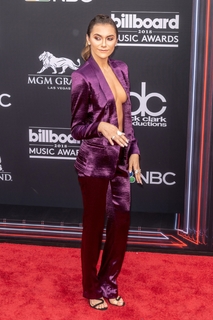 Alyson Stoner feet photo thumbnail
