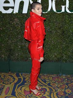 Alyson Stoner feet photo thumbnail
