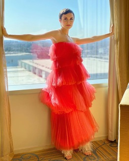 Alyson Stoner feet photo thumbnail