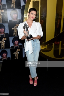 Alyson Stoner feet photo thumbnail