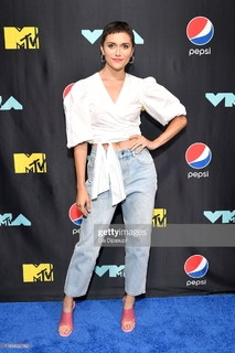 Alyson Stoner feet photo thumbnail