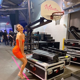 Alyson Stoner feet photo thumbnail