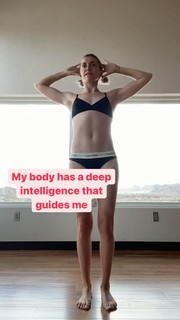 Alyson Stoner feet photo thumbnail