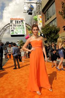 Alyson Stoner feet photo thumbnail