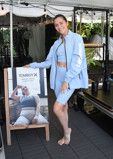 Alyson Stoner feet photo thumbnail