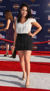 Alyssa Diaz feet photo thumbnail