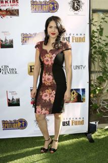 Alyssa Diaz feet photo thumbnail